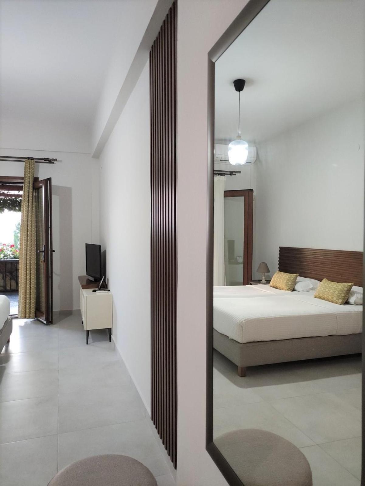 Aparthotel Pansion Katerina Uranópolis Habitación foto