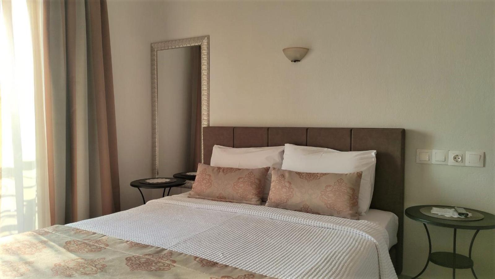 Aparthotel Pansion Katerina Uranópolis Habitación foto